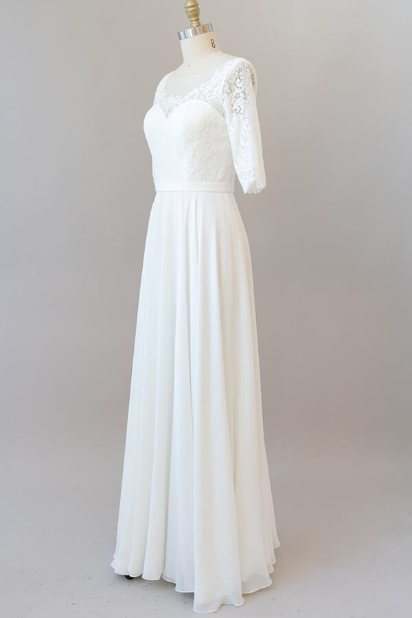 Robe de mariée longue en mousseline avec dentelle et manches, coupe évasée élégante