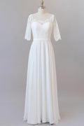 Robe de mariée longue en mousseline avec dentelle et manches, coupe évasée élégante