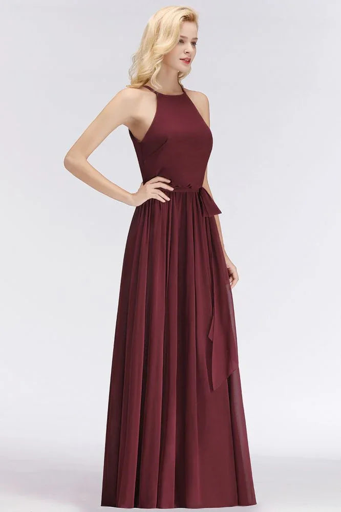 Robe de demoiselle d'honneur bordeaux en mousseline à volants, sans manches, coupe trapèze avec bretelles fines