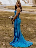 Alexia | Abito lungo formale da sirena in raso blu con spacco