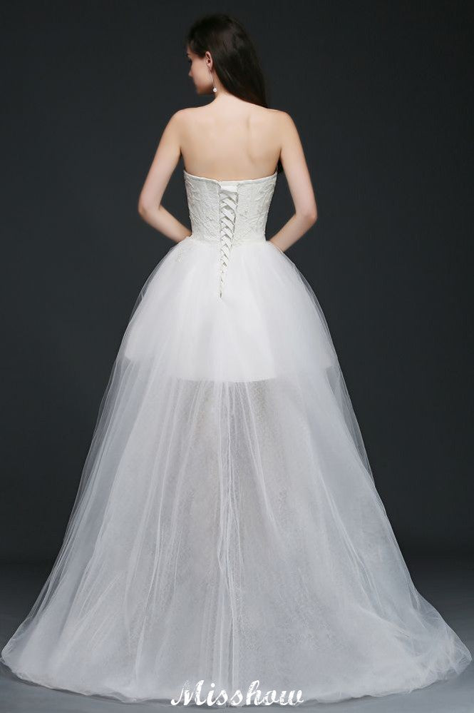 Robe de mariée en dentelle à jupe évasée en tulle à longueurs dégradées