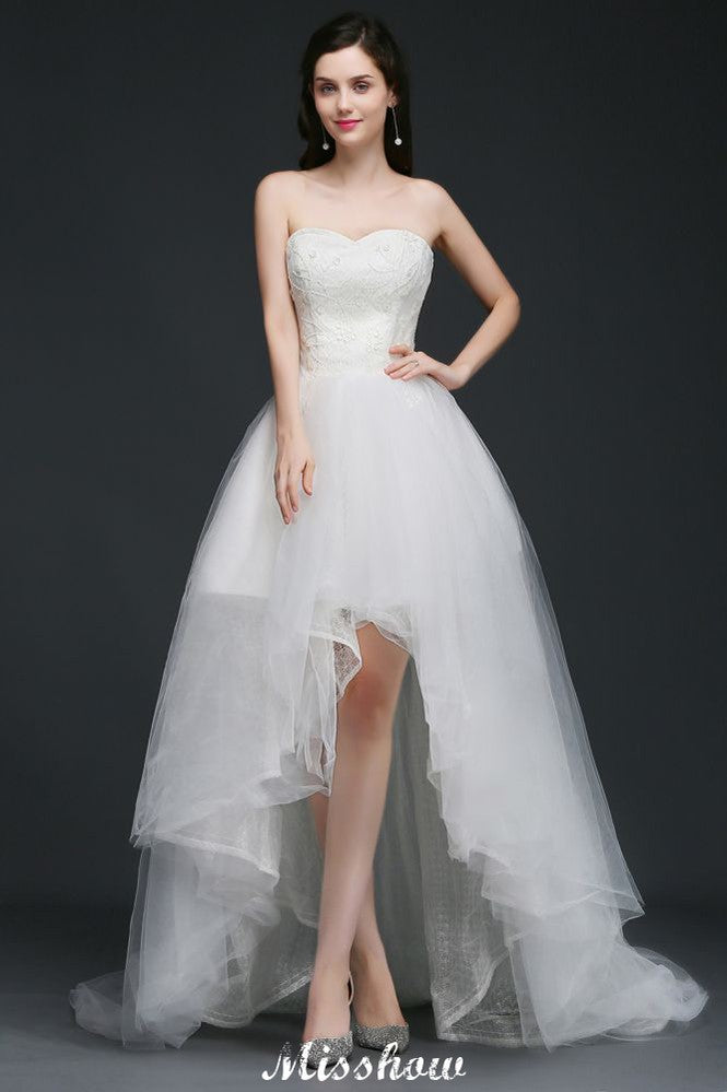Robe de mariée en dentelle à jupe évasée en tulle à longueurs dégradées