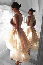 Vestido Curto de Renda Pêssego com Decote Alto e Baixo para Festa de Regresso a Casa PG142