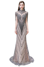 فساتين سهرة طويلة برقبة عالية وأكمام قصيرة مزينة بحبات لامعة