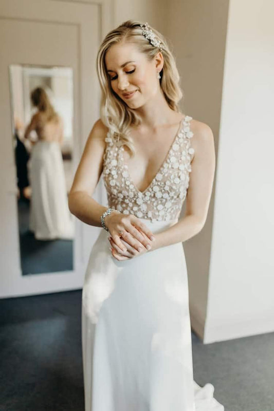 Illusion V-Neck A-line Beach Wedding Dress Chaple Train Sheath Bridal Gown