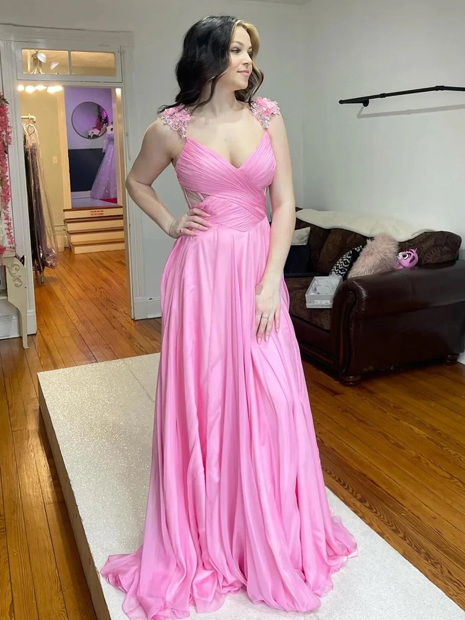 Iona | Abito lungo da sera rosa in chiffon plissettato a linea ad A