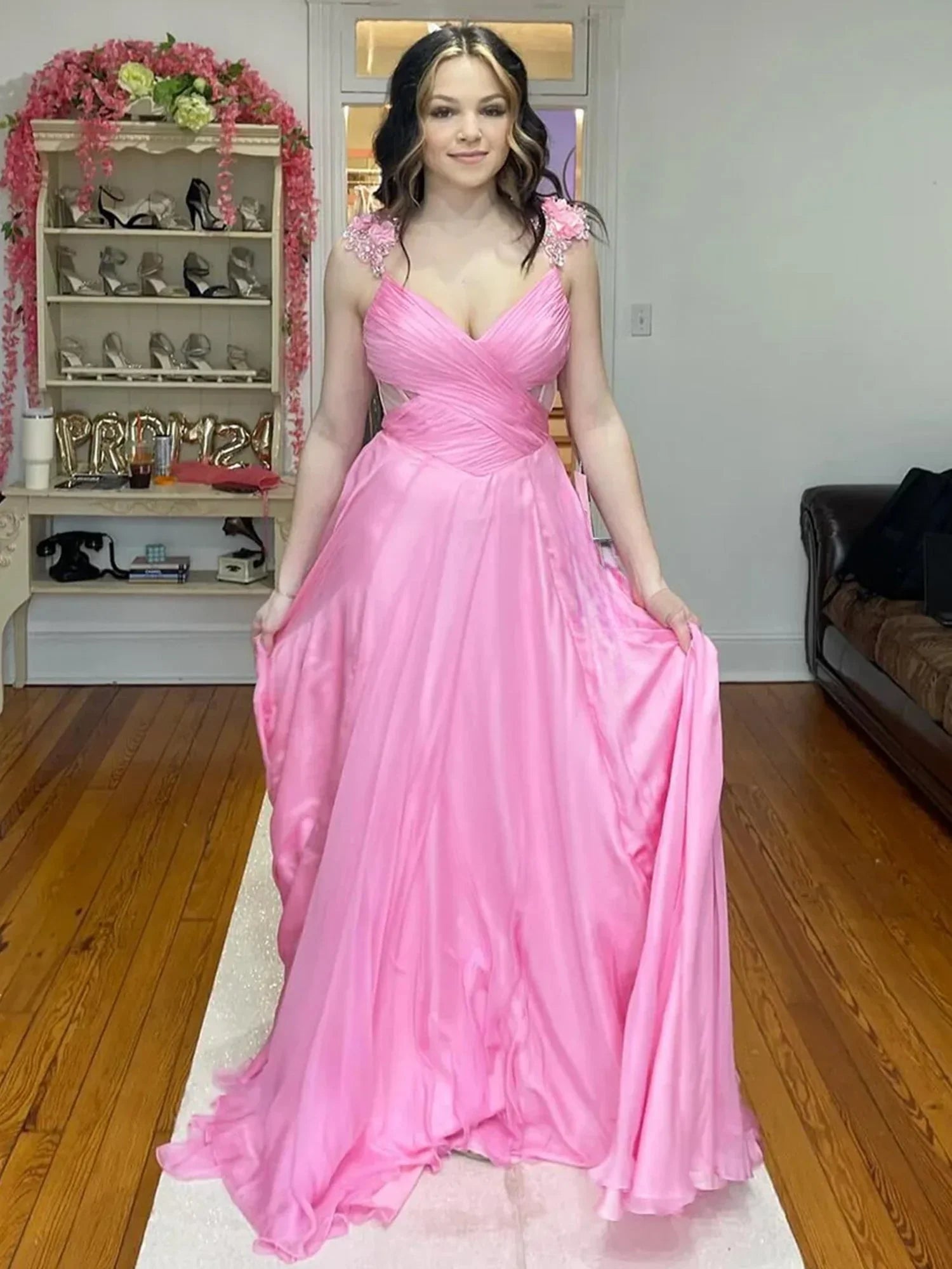Iona | Abito lungo da sera rosa in chiffon plissettato a linea ad A
