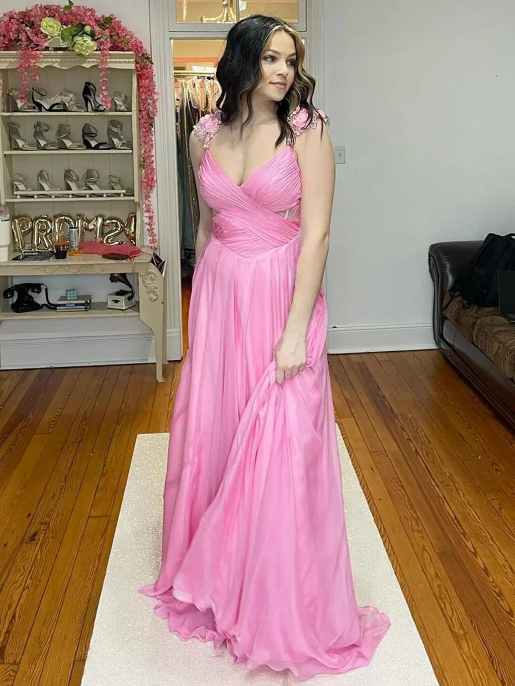 Iona | Abito lungo da sera rosa in chiffon plissettato a linea ad A
