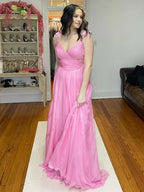 Iona | Abito lungo da sera rosa in chiffon plissettato a linea ad A