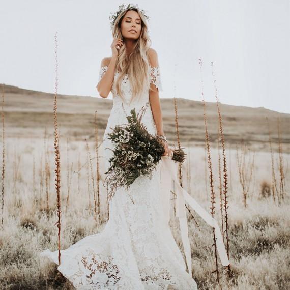 Ivory Mermaid Lace Wedding Dresses Neckline Beach Wedding Dress