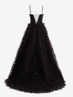 Abito lungo da sera a balze in tulle con paillettes a linea ad A