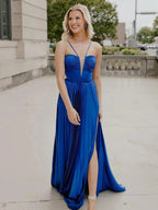Kimia | Abito lungo formale a linea A in chiffon plissettato blu reale con spalline e fiocco sul retro