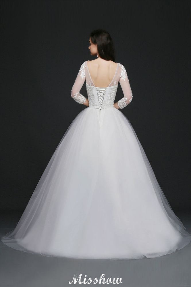 Ballkleid mit U-Ausschnitt und Spitzenapplikationen aus Tüll