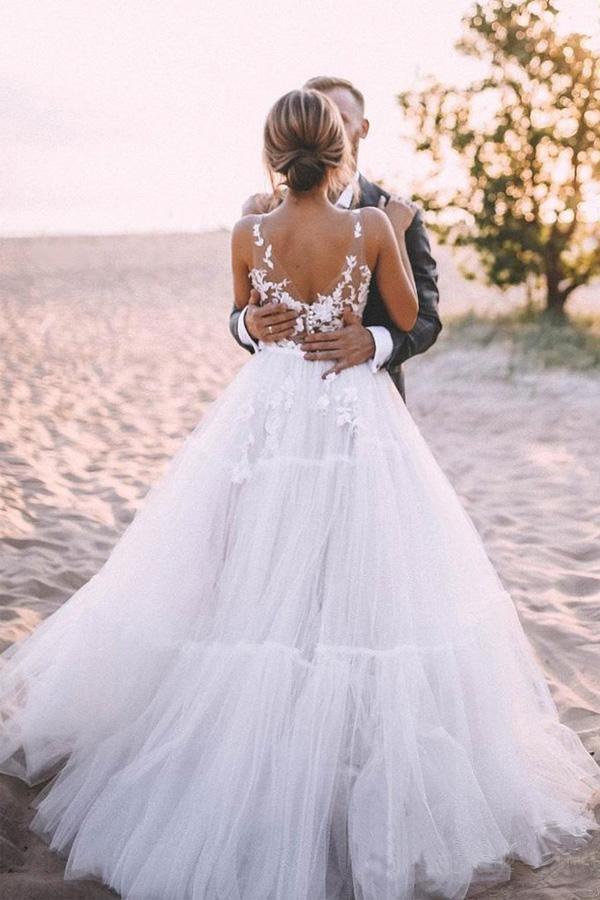 Layered Tulle Skirt Lace V Neck  Outdoor Wedding Dresses Bridal Gown