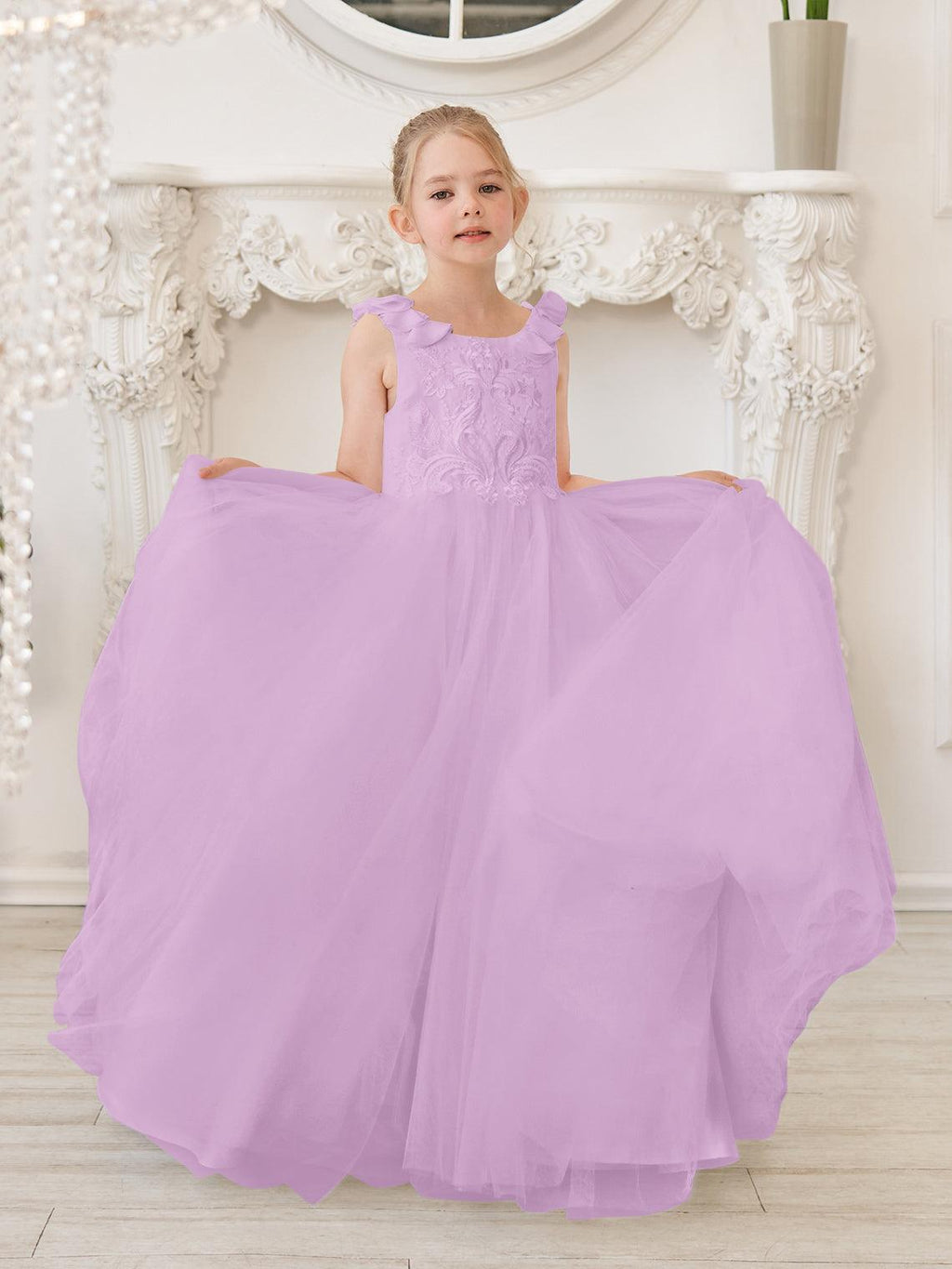 Elegant White Tulle Flower Girl Applique Lace Dress With Sweep Train