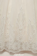 Robe de mariée longue en ligne A, col haut, appliques en dentelle, manches courtes avec laçage
