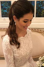 فستان زفاف طويل على شكل حرف أ من الدانتيل بأكمام