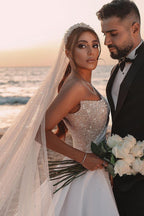 فستان زفاف ساتان طويل على شكل حرف A بكتف واحد مزين بالترتر مع أكمام