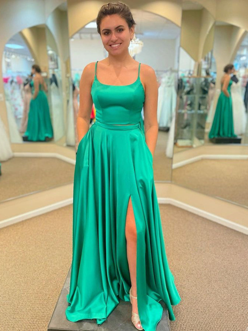 Robe de bal longue en satin coupe trapèze avec poches Verte Robe de soirée formelle de remise de diplômes avec fente