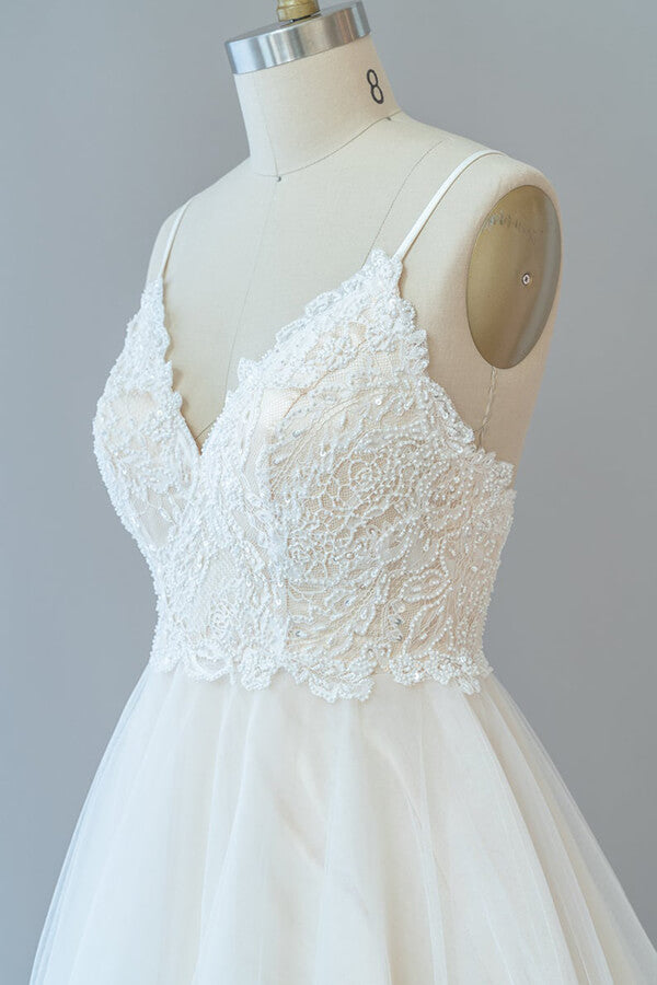 فستان زفاف طويل على شكل حرف A بحمالات رفيعة من الدانتيل والتول بدون ظهر