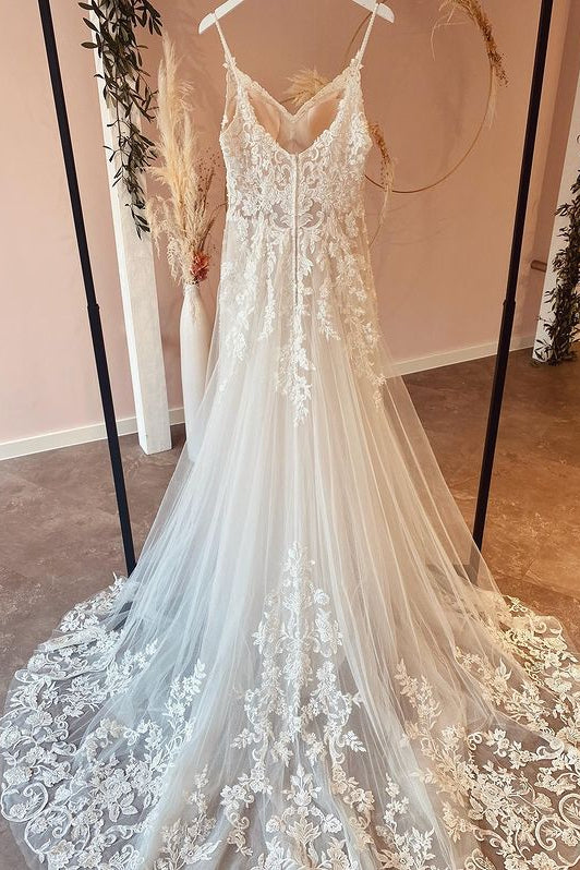 Langes A-Linien-Brautkleid mit Spaghettiträgern und Herzausschnitt, Applikationen, Spitze und Tüll