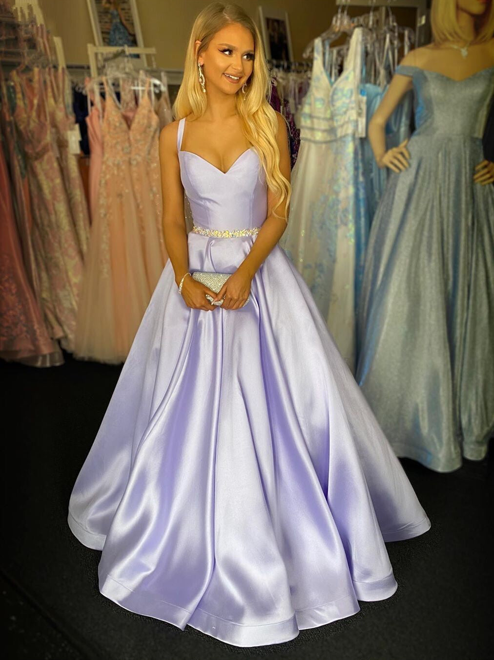 Vestidos longos de cetim para baile, forma A, decote coração, alças finas, com bolsos