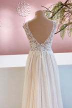 Robe de mariée longue en tulle, dos nu, ligne A, décolleté cœur avec dentelle florale