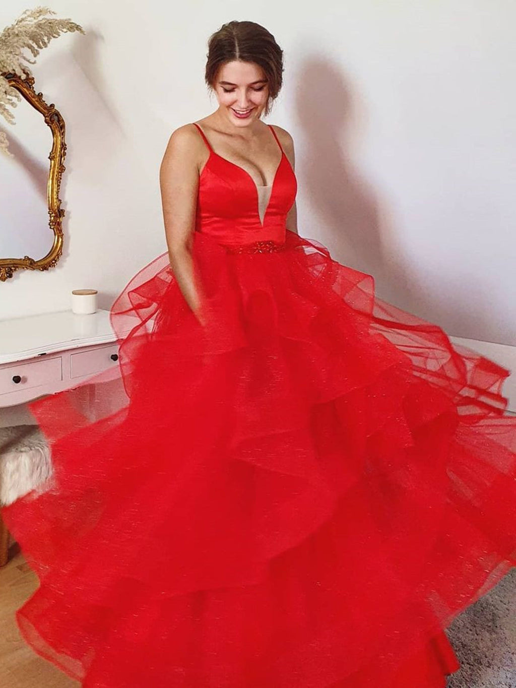 Abito da sera rosso formale lungo a linea ad A con scollo a cuore in tulle
