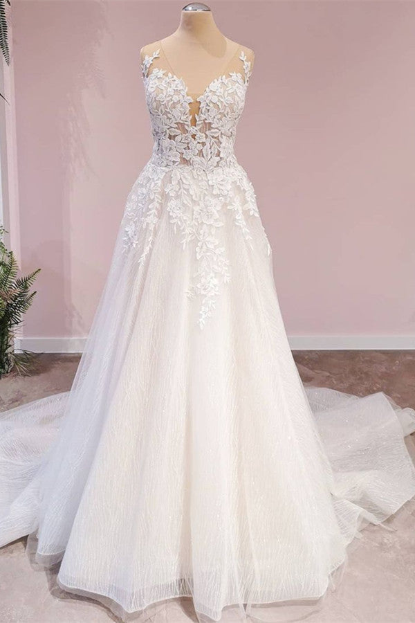 Robe de mariée longue en tulle, dos nu, appliques en dentelle, décolleté en cœur, coupe évasée