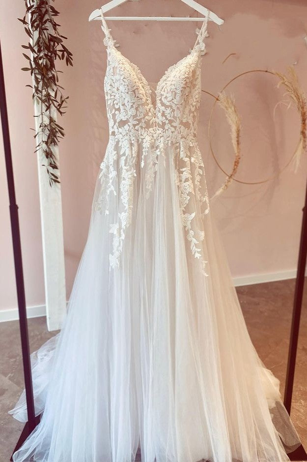 Robe de mariée longue en tulle, ligne A, décolleté cœur, appliques en dentelle