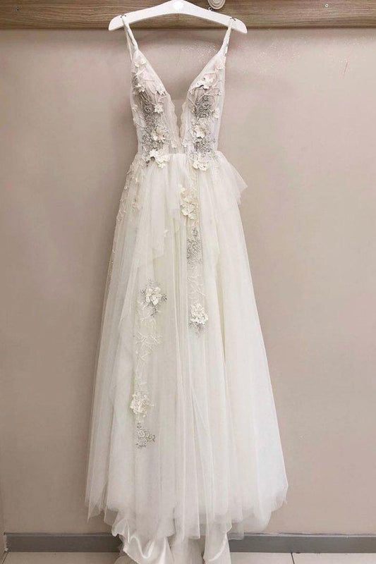 Langes A-Linien-Brautkleid aus Tüll mit V-Ausschnitt und Spitzenapplikation