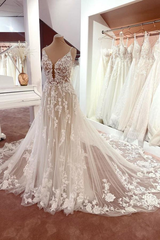 Langes A-Linien-Brautkleid mit V-Ausschnitt, ärmellos, Blumenspitze, Tüll und Boho-Stil