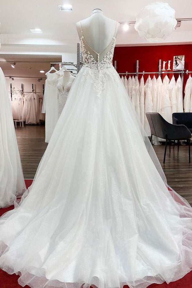 Robe de mariée longue en ligne A, décolleté en V, bretelles fines, dos nu avec dentelle