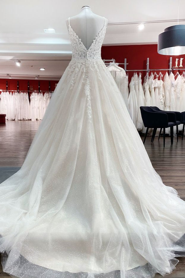 Robe de mariée longue en ligne A, col en V, fines bretelles, tulle, dentelle, dos nu