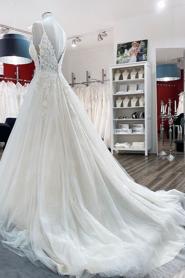 Robe de mariée longue en ligne A, col en V, fines bretelles, tulle, dentelle, dos nu