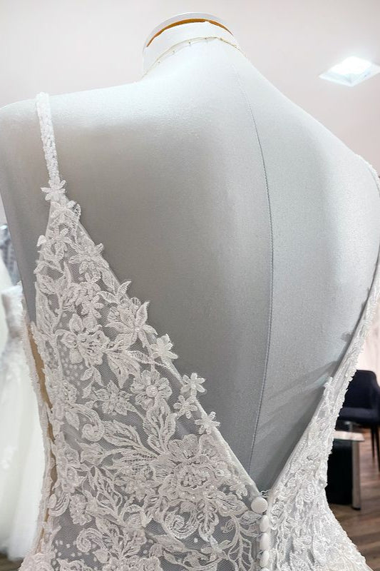 Robe de mariée longue en ligne A, col en V, fines bretelles, tulle, dentelle, dos nu