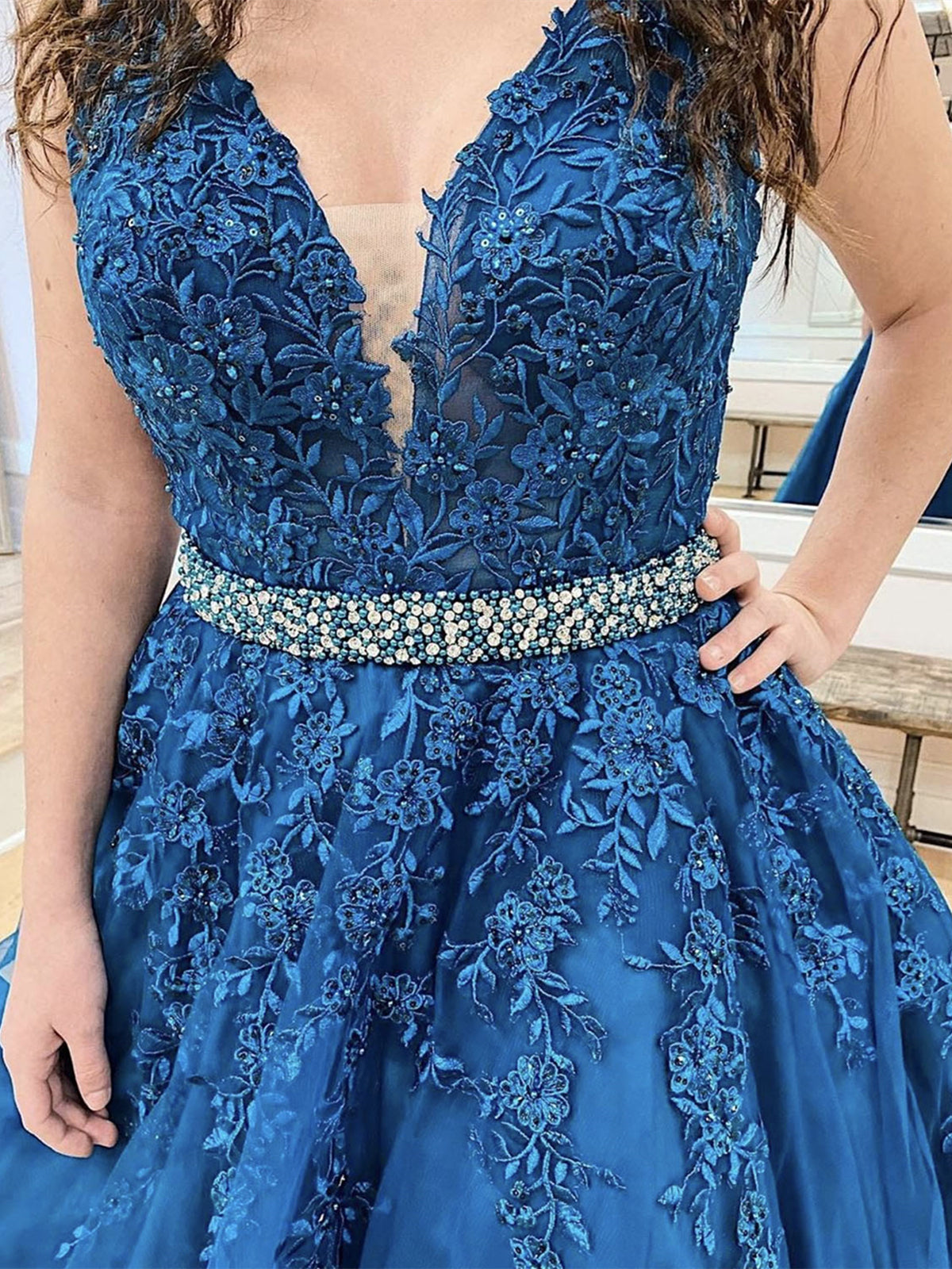 Vestido de fiesta largo de tul con escote en V, encaje floral y corte A, vestidos de noche formales azules