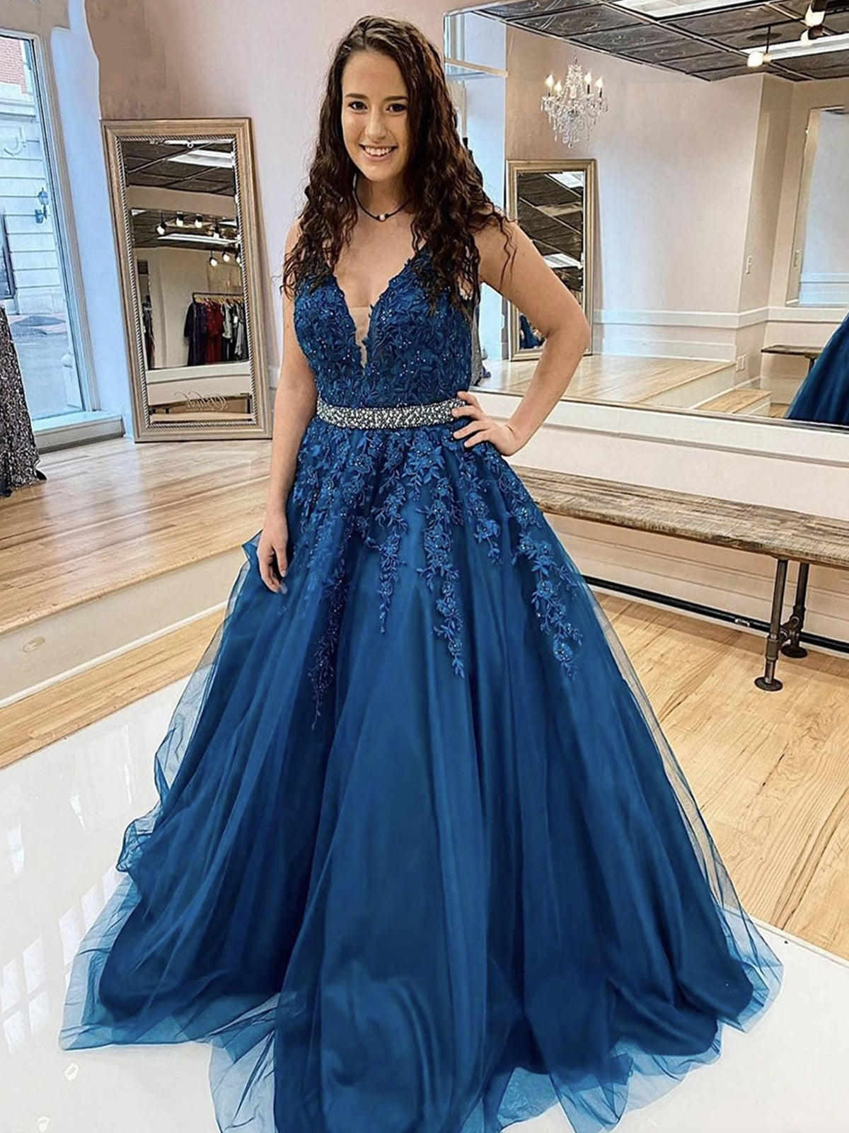 Vestido de fiesta largo de tul con escote en V, encaje floral y corte A, vestidos de noche formales azules
