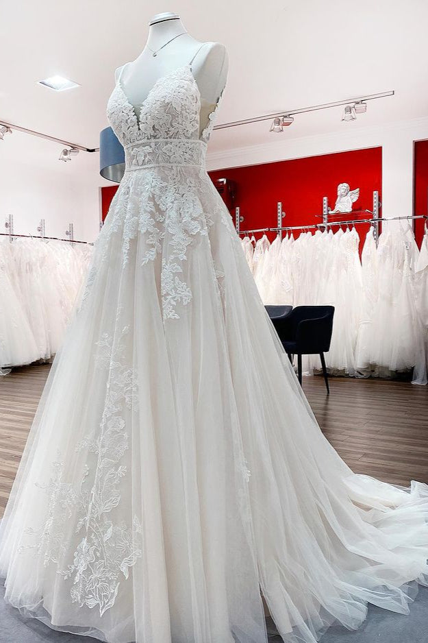 Robe de mariée longue en tulle, ligne A, sans manches, à col en V, avec appliques en dentelle et dos nu