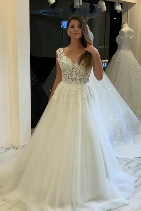 Robe de mariée longue en ligne A, col en V, larges bretelles, appliques en dentelle, perles, tulle