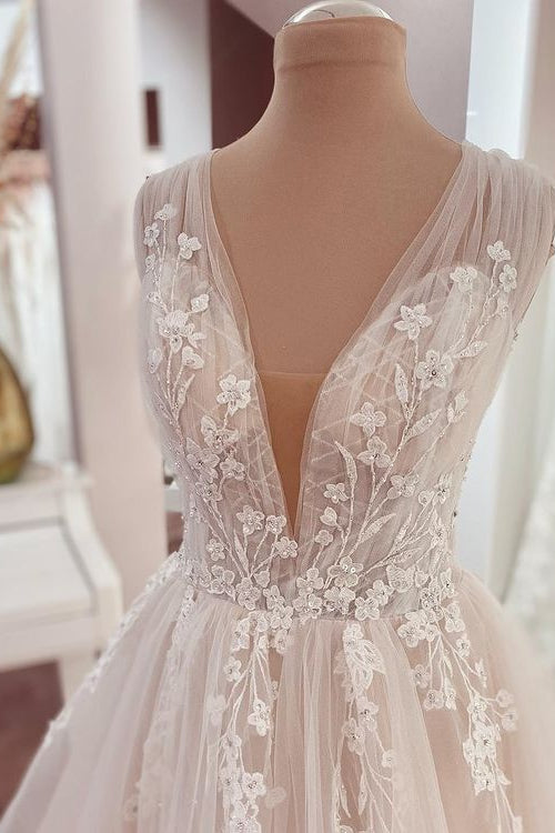 Robe de mariée longue en ligne A, col en V, larges bretelles, appliques en dentelle et tulle
