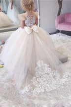 Elegant Tulle Ball Gown Flower Girl Dress With Lace Appliques And Court Train