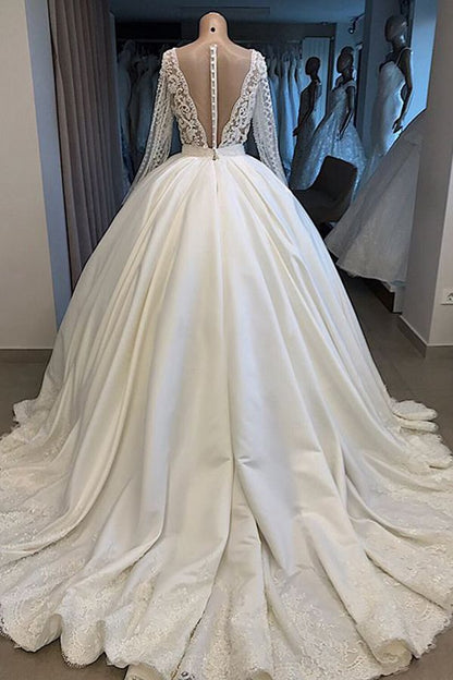 Langes Ballkleid aus Satin mit V-Ausschnitt und Ärmeln