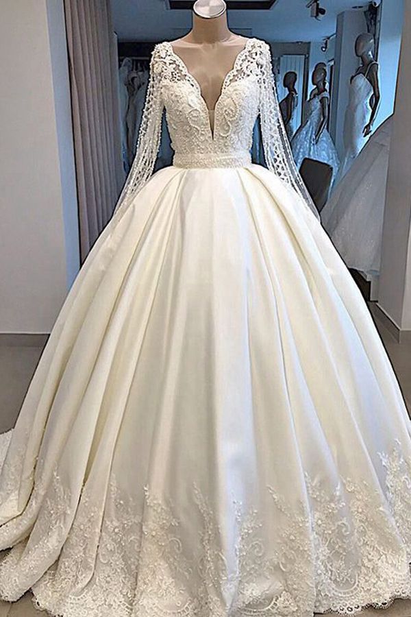 Langes Ballkleid aus Satin mit V-Ausschnitt und Ärmeln