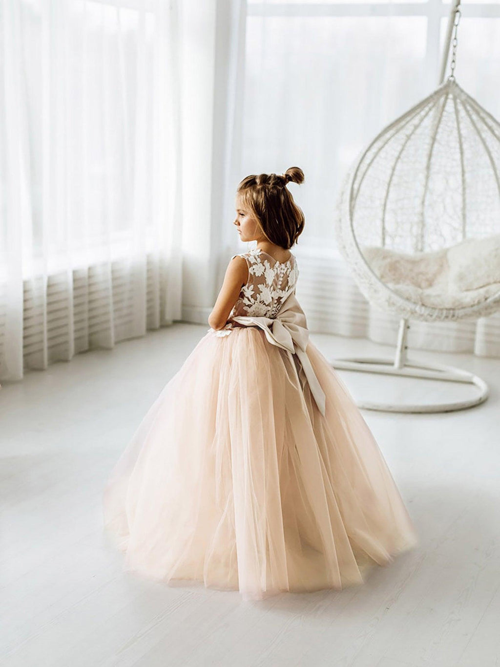 Floor Length Tulle Lace Sleeveless Flower Girl Ball Gown Dress With Bow