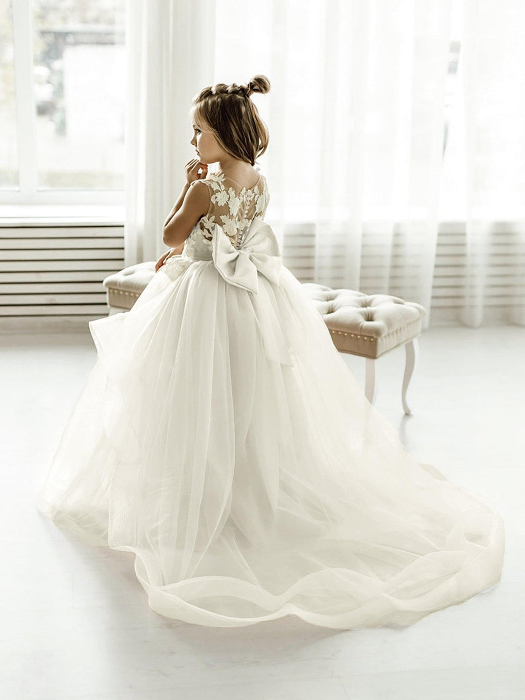 Floor Length Tulle Lace Sleeveless Flower Girl Ball Gown Dress With Bow