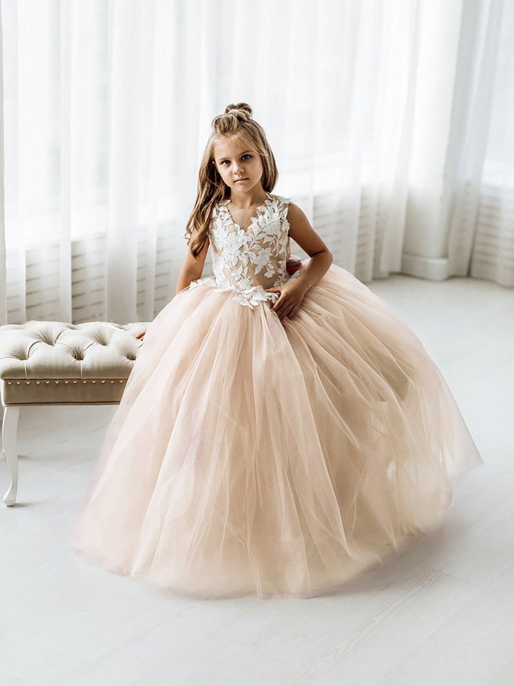 Floor Length Tulle Lace Sleeveless Flower Girl Ball Gown Dress With Bow
