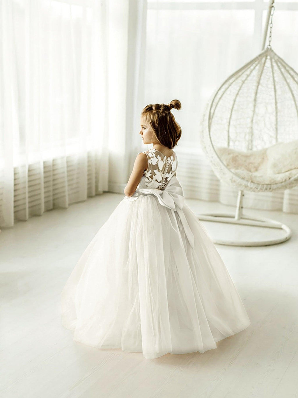 Floor Length Tulle Lace Sleeveless Flower Girl Ball Gown Dress With Bow