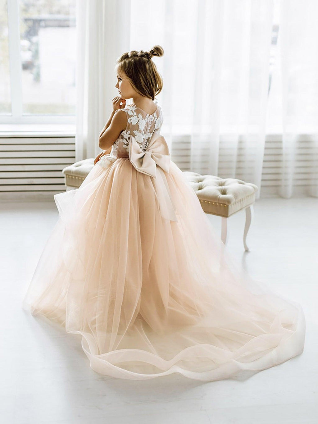 Floor Length Tulle Lace Sleeveless Flower Girl Ball Gown Dress With Bow