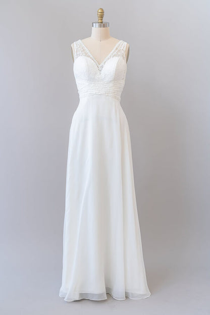 Langes Empire-Brautkleid in A-Linie mit V-Ausschnitt und offenem Rücken aus Spitzenchiffon